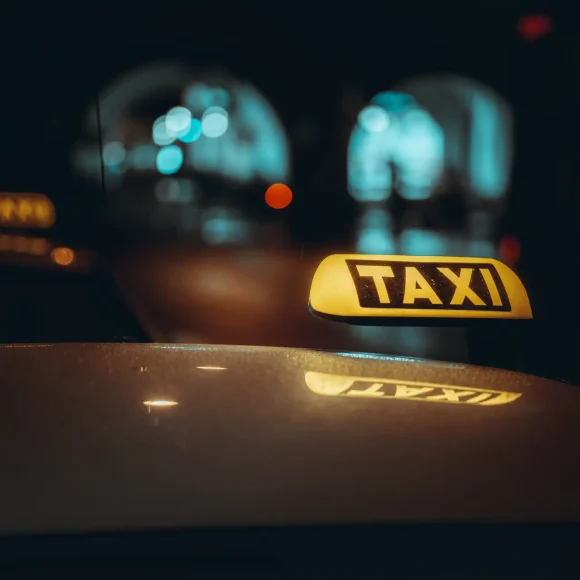 taxi-sign-night